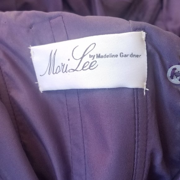 Elegant Halter Prom/Formal Dress (Size 7/8) - Picture 6 of 8